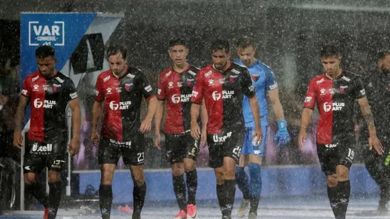 Colón luchó pero cayó ante Independiente del Valle que se coronó en la Sudamericana