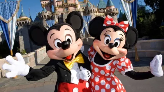 Disney cierra sus parques en California, Florida y París