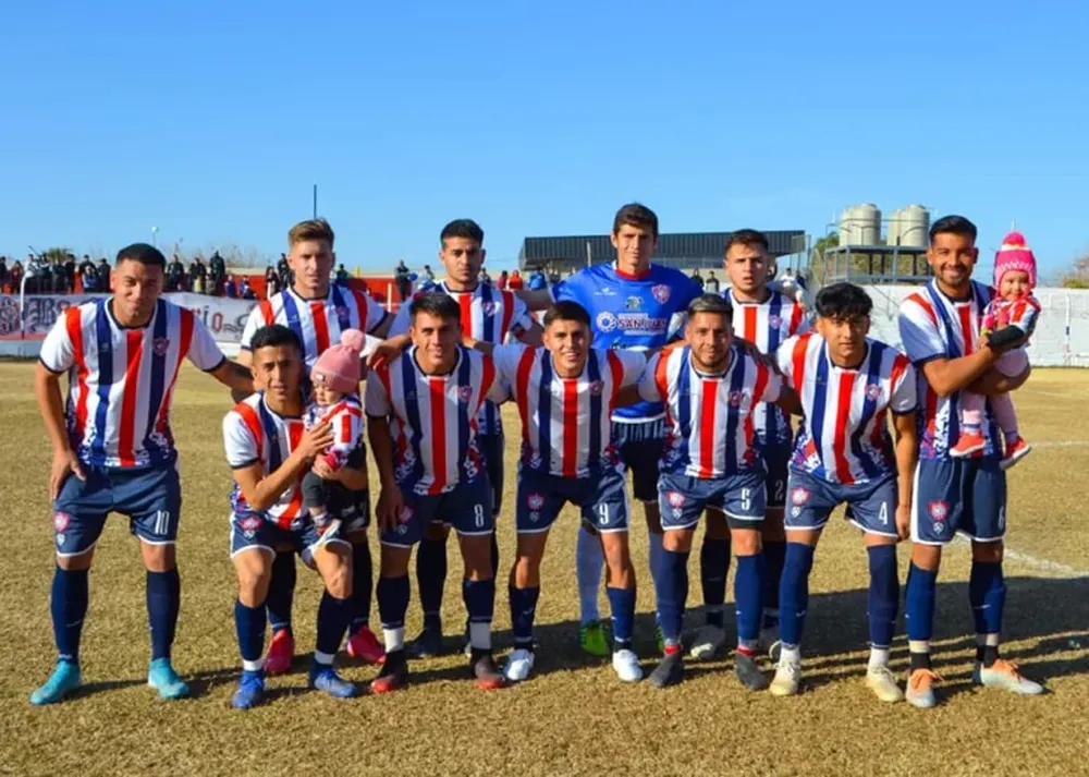 Peñarol derrotó a Villa Obrera en un partidazo que le puso fin a la segunda fecha