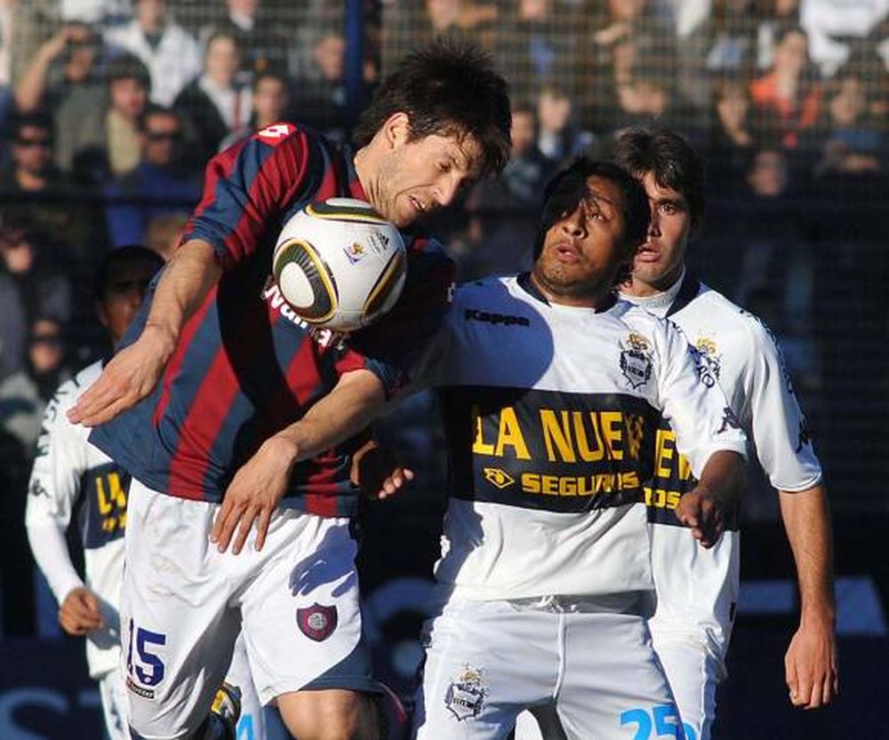 San Lorenzo tuvo un debut para olvidar