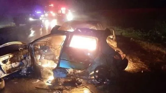 Murieron 5 miembros de una familia en un choque frontal en Ruta 35: su auto se incendió