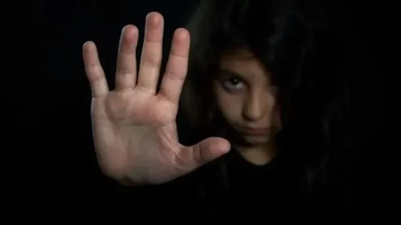 Quedó varado por la cuarentena, familia lo hospedó y terminó violando a nena