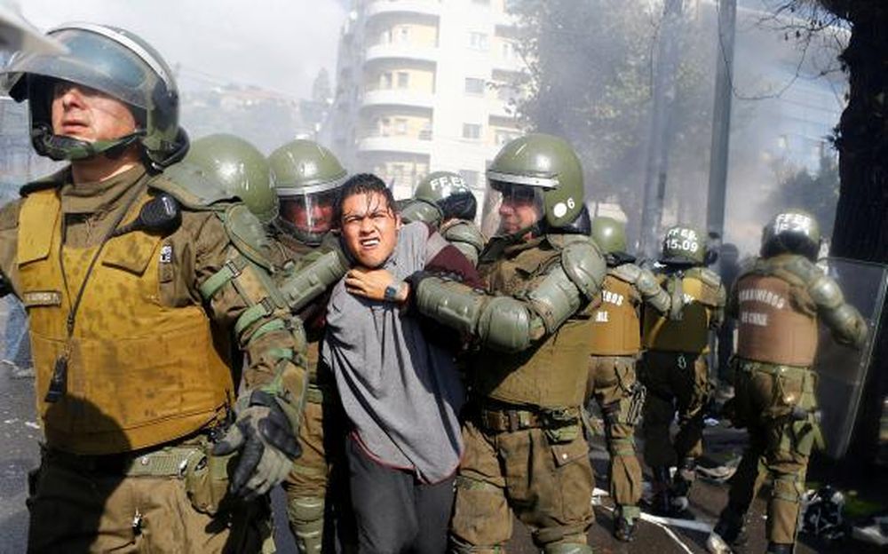 Un muerto en Chile en las protestas contra Bachelet
