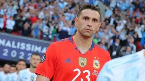Quién es el arquero más caro del mundo y en qué lugar está Dibu Martínez