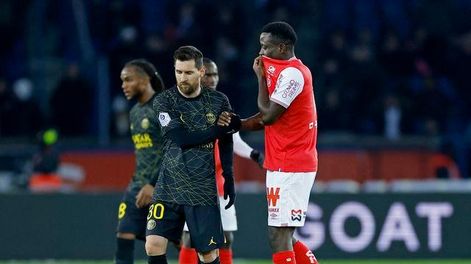 A PSG, con Messi, le empató Reims en la última jugada, aunque sigue líder