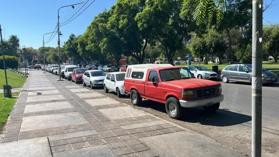 SIN CARROS. En calle San Luis, entre España y Las Heras, ya no se ven carros pancheros tras el desalojo.