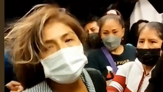 Encontró a su esposo con otra mujer en el tren y su violenta reacción se hizo viral