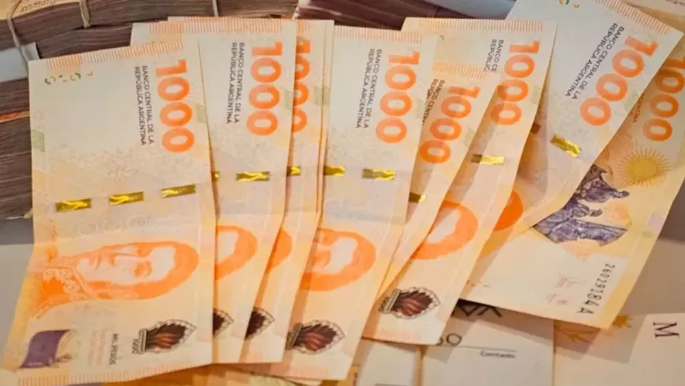 Para frenar el dólar, el Gobierno anuncia licitación de urgencia en busca de absorber excedente de pesos