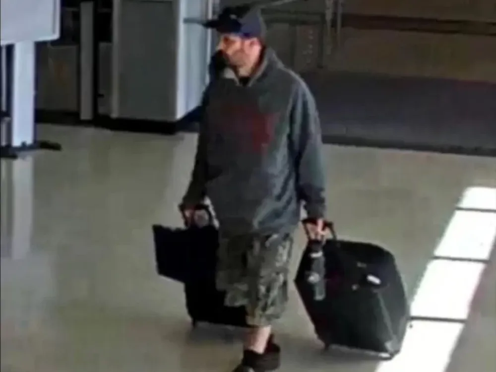 EEUU: detuvieron a un hombre que intentó subirse al avión con explosivos