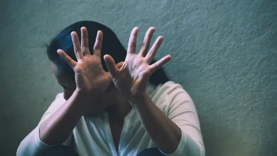 Imagen ilustrativa. Sí sufrís violencia de género o familiar, llamá al 911 o acercate a la comisaría más cercana de tu domicilio.