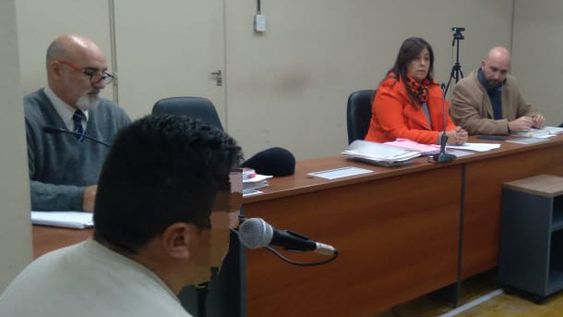 CONFESIÓN. El acusado pareció arrepentido. Confesó todo.
