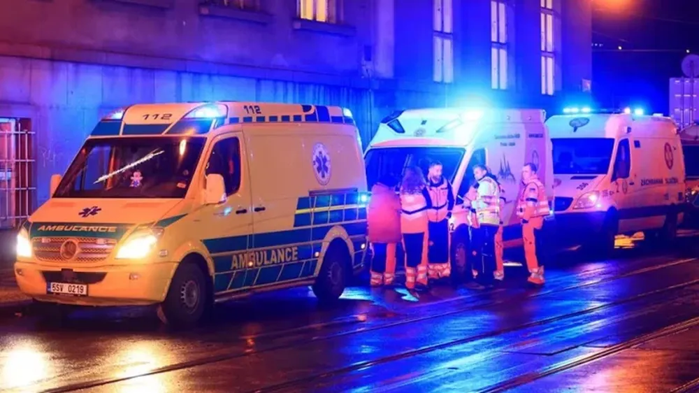 Al menos 15 muertos y decenas de heridos en un tiroteo en una universidad de Praga