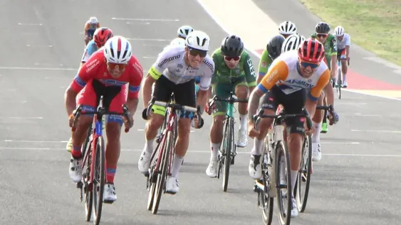 ESPECIALISTA. Tivani, que corre en un equipo continental portugués y refuerza al de la Municipalidad de Pocito apeló a todo su oficio el embalaje decisivo.