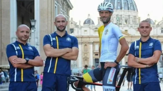 El papa Francisco tiene su corredor