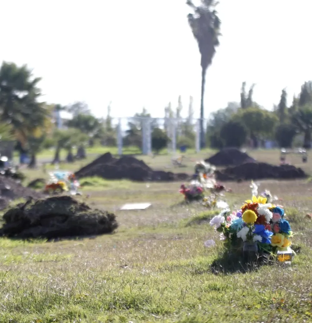 Escándalo: dos exhumaciones y tres familias afectadas por la equivocación en una morgue