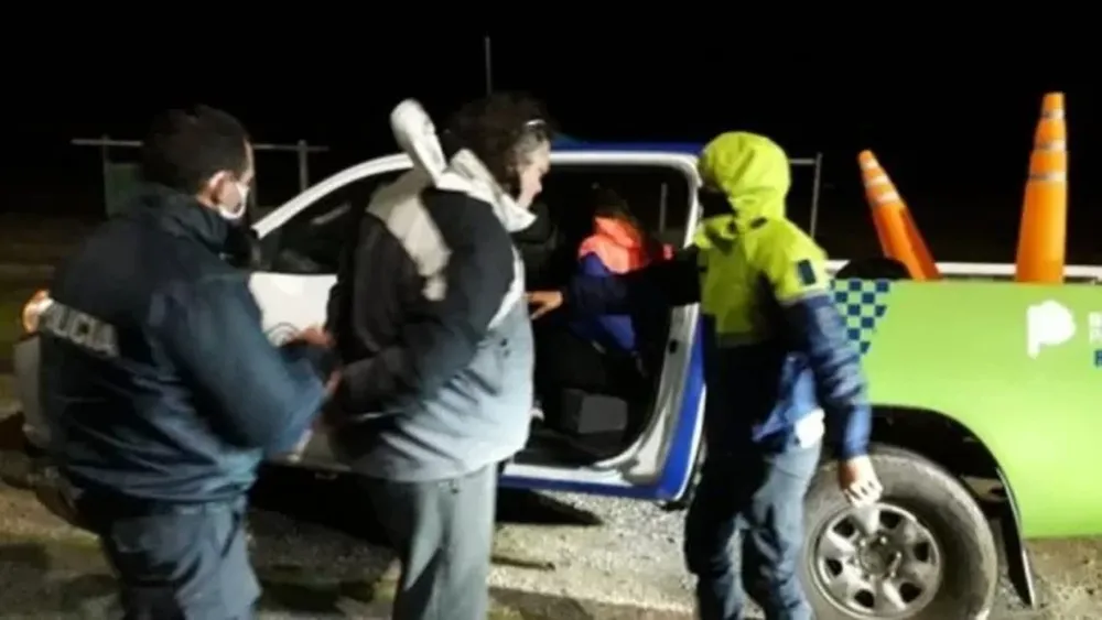 Detuvieron a un conductor que llevaba a su hija en el baúl y trasladaba cocaína