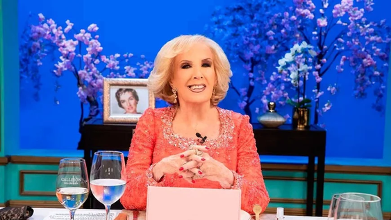Mirtha Legrand evoluciona favorablemente y su entorno espera que pueda dejar el Sanatorio Mater Dei en las próximas horas.