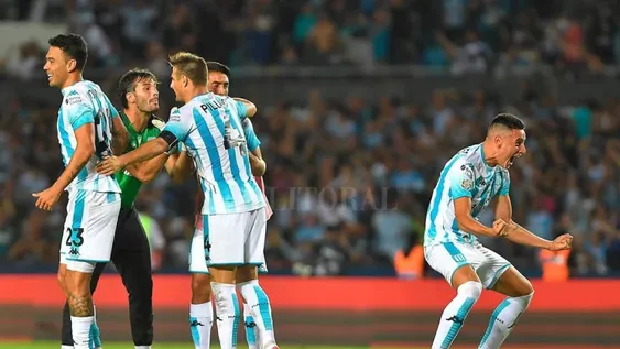 Feliz tras el clásico, Racing visita a Colón