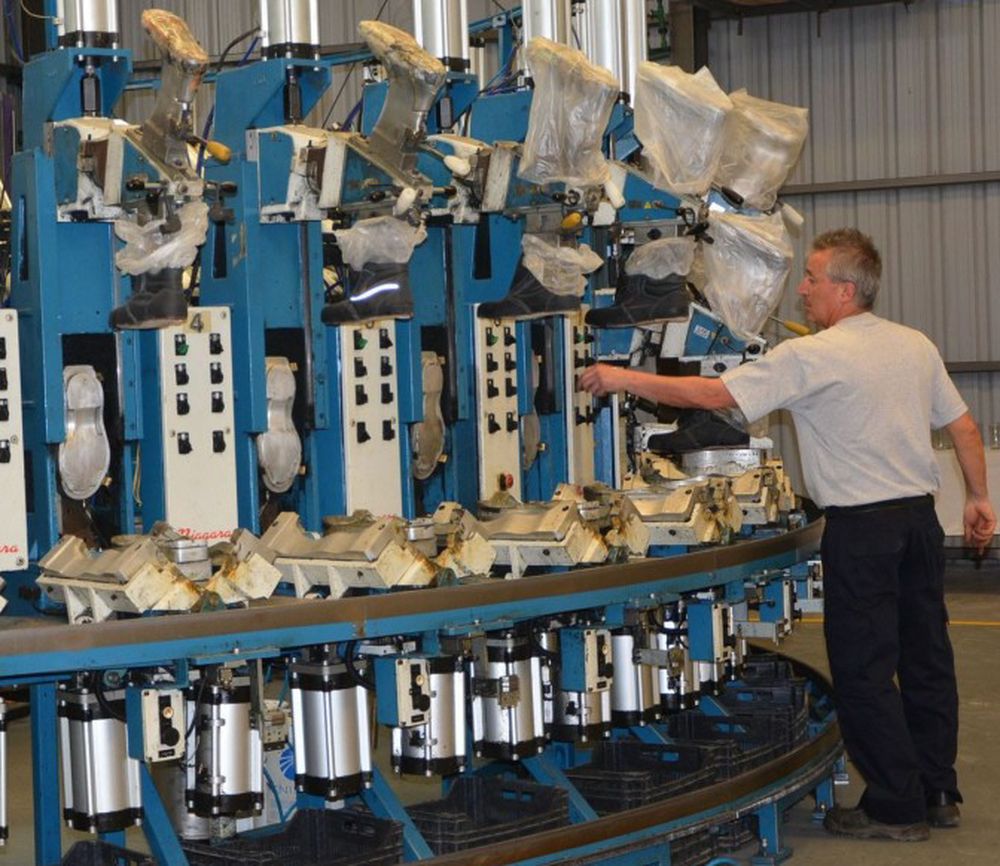 EL GOBIERNO MIRA DE  CERCA la evolución de algunos sectores en particular, en especial los que entregan más divisas y generan mano de obra intensiva