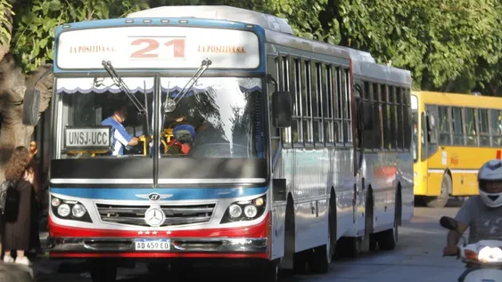 Continúa este viernes el paro de colectivos en San Juan