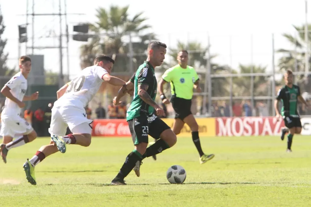 San Martín erró hasta un penal y terminó empatando con Lanús en Concepción