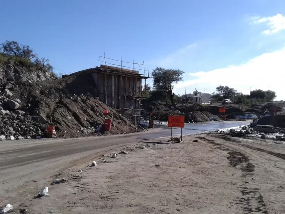 La obra del puente sobre el río Las Tumanas tiene un avance del 48%