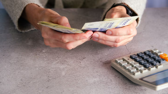 una provincia anuncio que les pagara un bono de $2.400.000 a sus empleados estatales