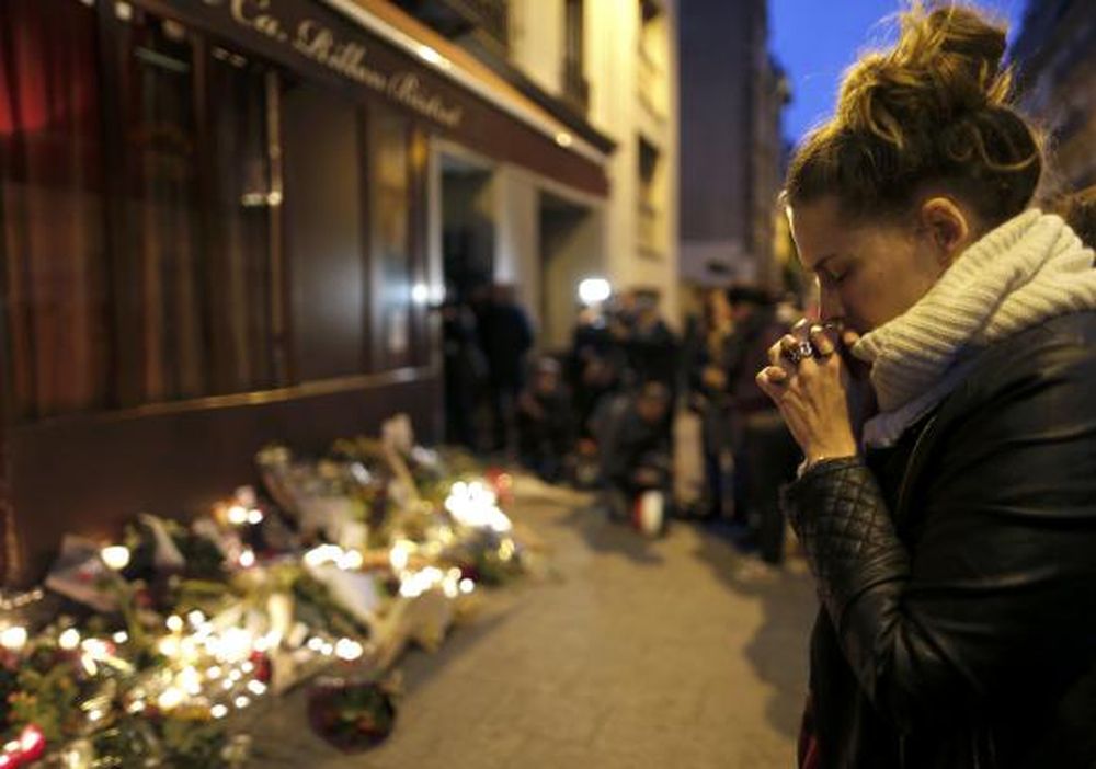 Francia bombardea al EI