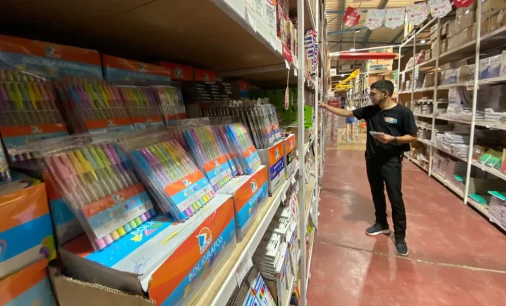 Primeras ofertas. Las librerías y comercios locales ya empezaron a ofrecer útiles y todo lo necesario para la vuelta a clases. Desde al menos una cámara buscan negociar mejores precios con distribuidoras.