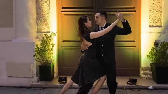 Natalie Oliva y Jorge Arce se enamoraron del tango en su país natal, Canadá.