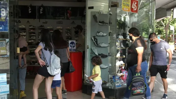 Guiño al pedido de comercios para no cerrar ante una segunda ola