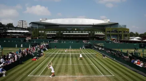Wimbledon prohibió la participación de tenistas rusos y bielorrusos