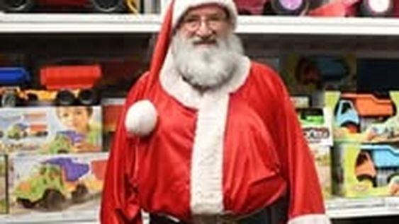 Tras 37 años, Carlos Alberto Jorquera, dejó el papel de Papá Noel por cuestiones de salud.