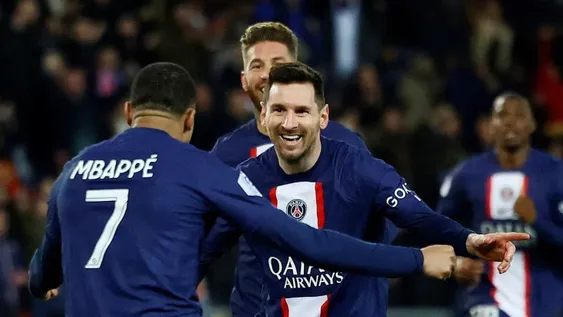 Gol de Messi y récord de Mbappé