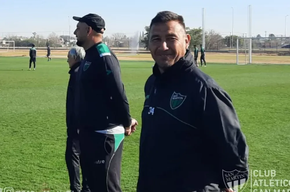 San Martín repite su equipo y viaja a Buenos Aires