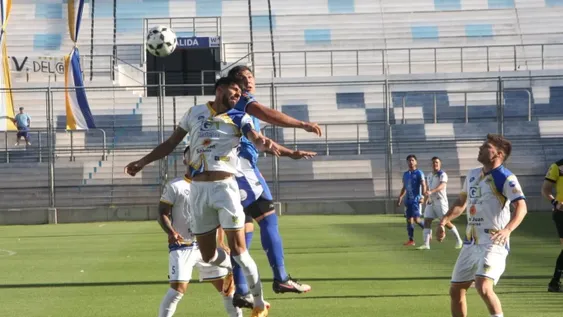 Puntero. Unión goleó a Colón y alargó su diferencia en el Clausura local.
