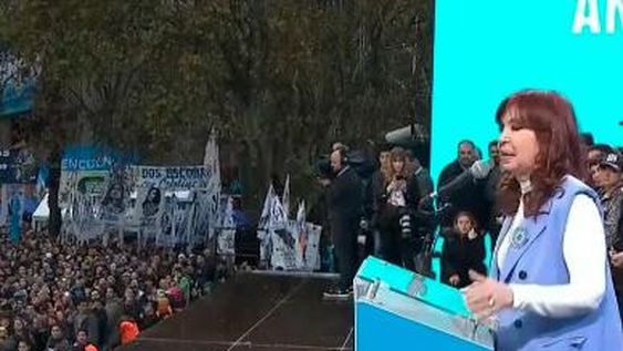 Fiscal pide enviar a juicio a acusados por ataque a CFK