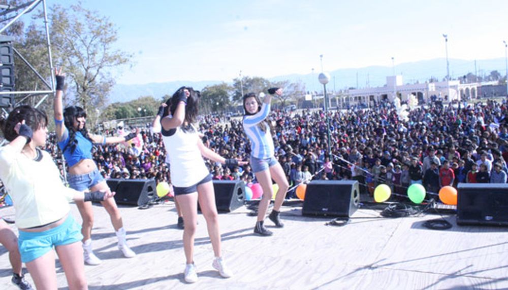 Unas 15 mil personas festejaron el Día del Niño en Rawson