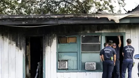 Cuatro muertos, incluido el sospechoso, tras tiroteo e incendio intencional en EEUU