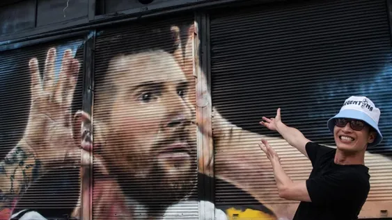 Arte y fiebre popular: los murales en homenaje a Messi