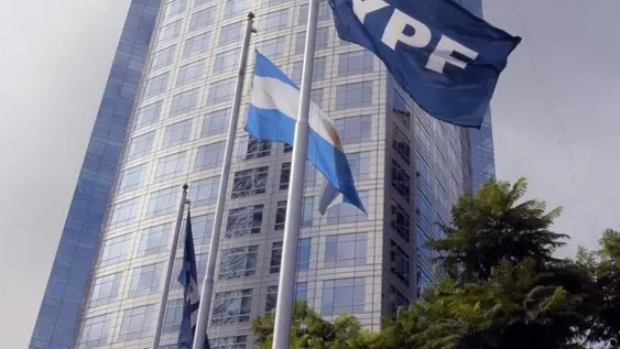 YPF comenzó con recorte salarial la reducción de costos para igualar la caída de ingresos