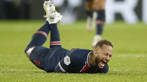 El padre de Neymar explotó tras la lesión de su hijo