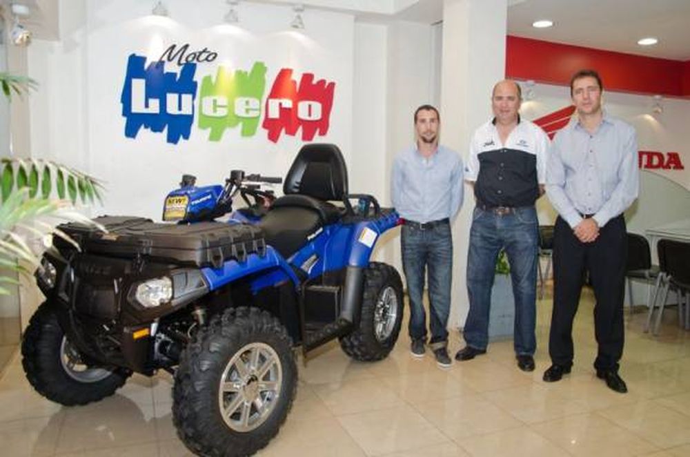 Moto Lucero presentó los cuatris de Polaris