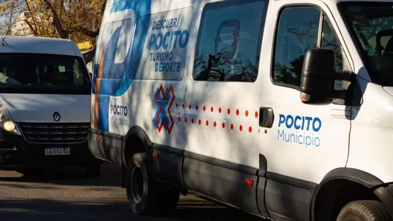 El mini bus tiene capacidad para 19 personas