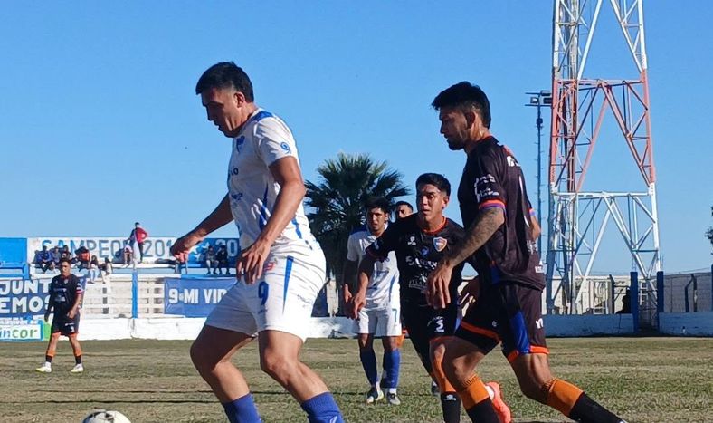 Cara a cara. 9 de Julio y Minero ya se vieron las caras este año y empataron en el Este. Este domingo van por la corona del Torneo Apertura.