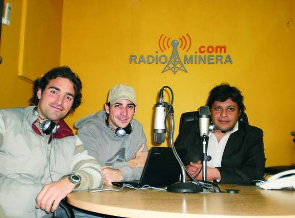 Voz femenina se busca