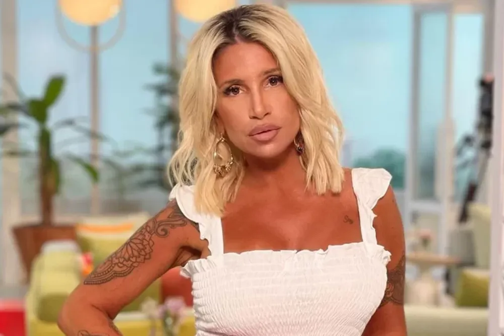 Florencia Peña usó bombacha “hilo dental” y dejó una sugerente frase: “Rápida y efectiva”