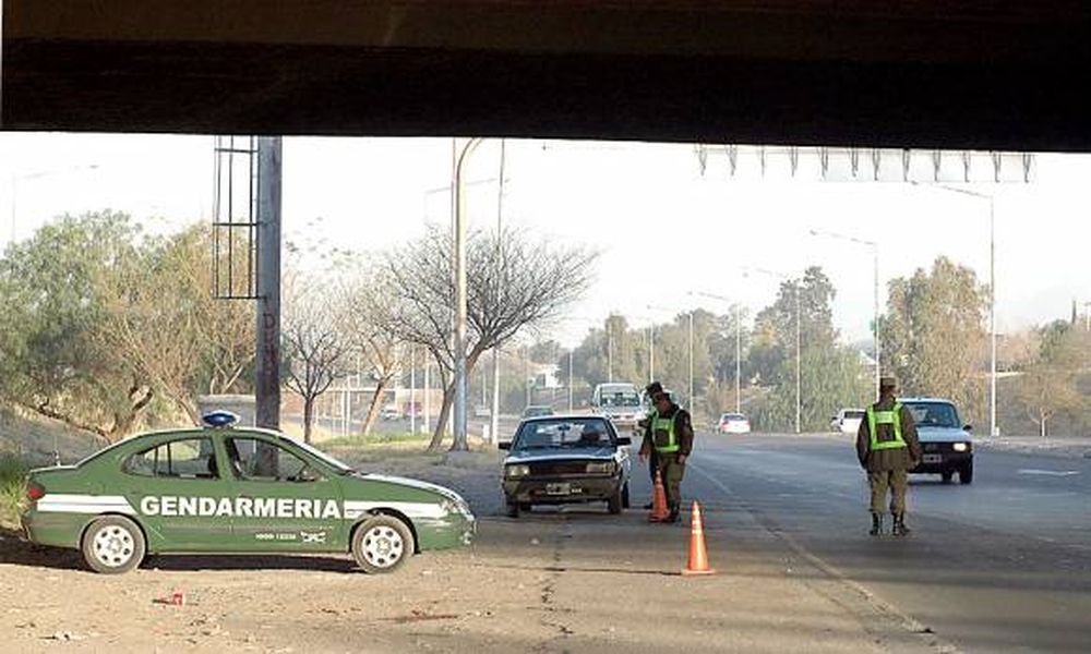 Gendarmería iba a enseñar, terminó radiando 10 autos