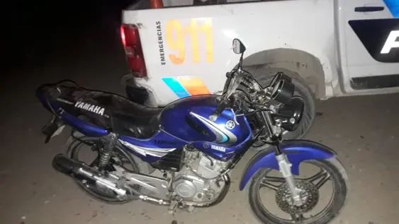 Un motociclista debió ser operado de urgencia luego de chocar con un auto