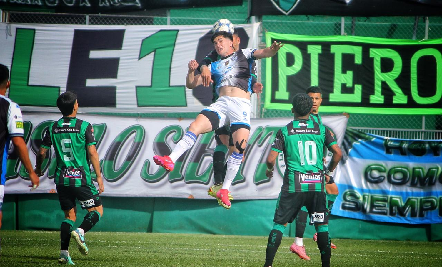 Almagro se lo da vuelta a San Martín y gana 2 a 1